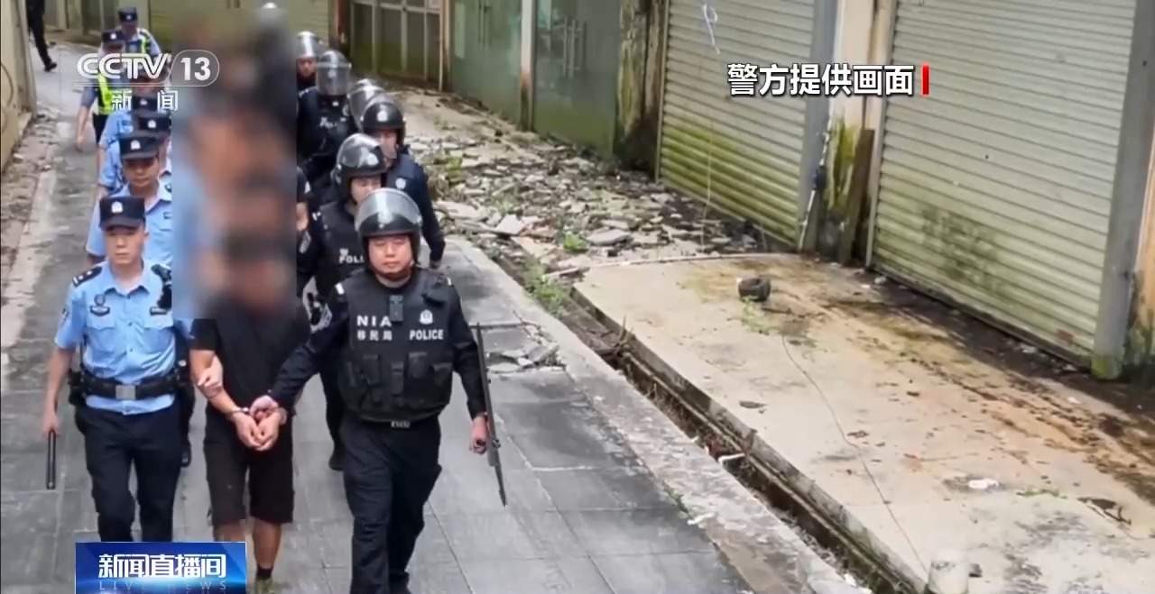广西崇左边境深夜伏击 抓获11名外籍偷渡客