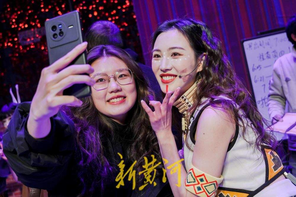 悬疑戏剧《切西娅》惊艳上演，泉城观众沉浸式体验“剧院版罗生门”