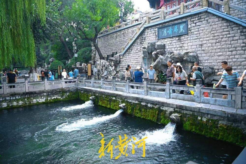 黑虎啸月奔涌，济南黑虎泉连续400天地下水位保持在29米以上
