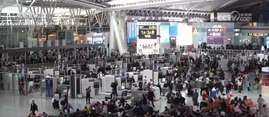 春运暖心服务升级让归途更具幸福感 新变化折射国家发展坚实底气