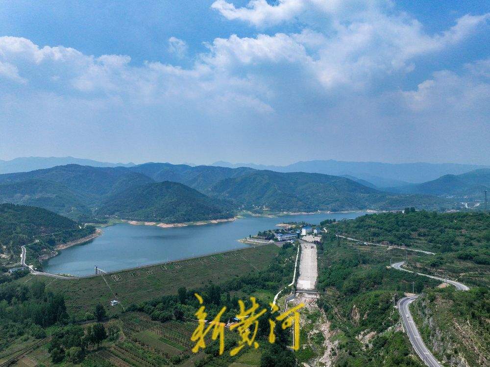 一池碧波映青山！章丘垛庄水库的盛夏生态画卷