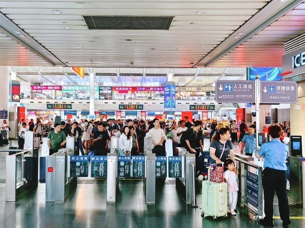 国铁济南局端午假期运输启动 预计日均发送81万人次 较去年同期增长5.3%