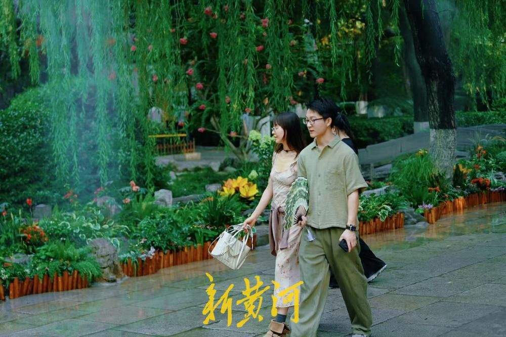 泉流伴繁花 雾森送清凉 济南趵突泉打造夏日亲水游园新场景