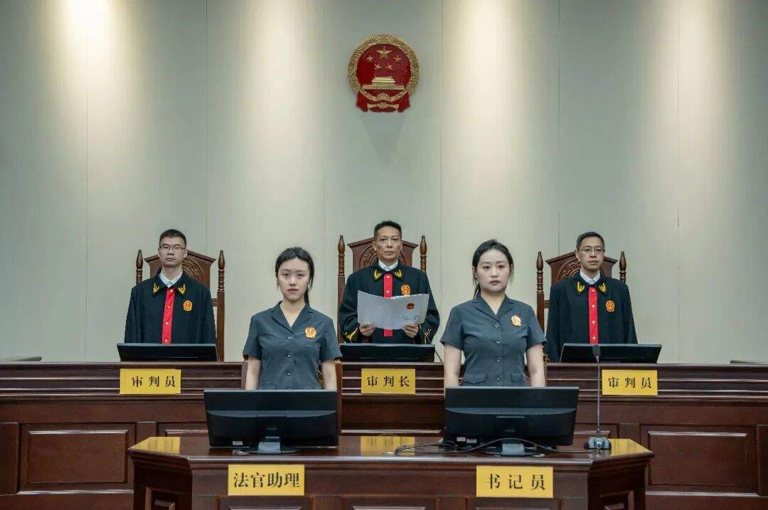 四川省人大监察和司法委员会原主任委员郑东风一审获刑15年