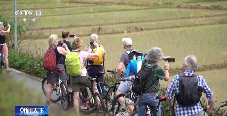 中国景区“长”满外国人！中国“City Walk”走起