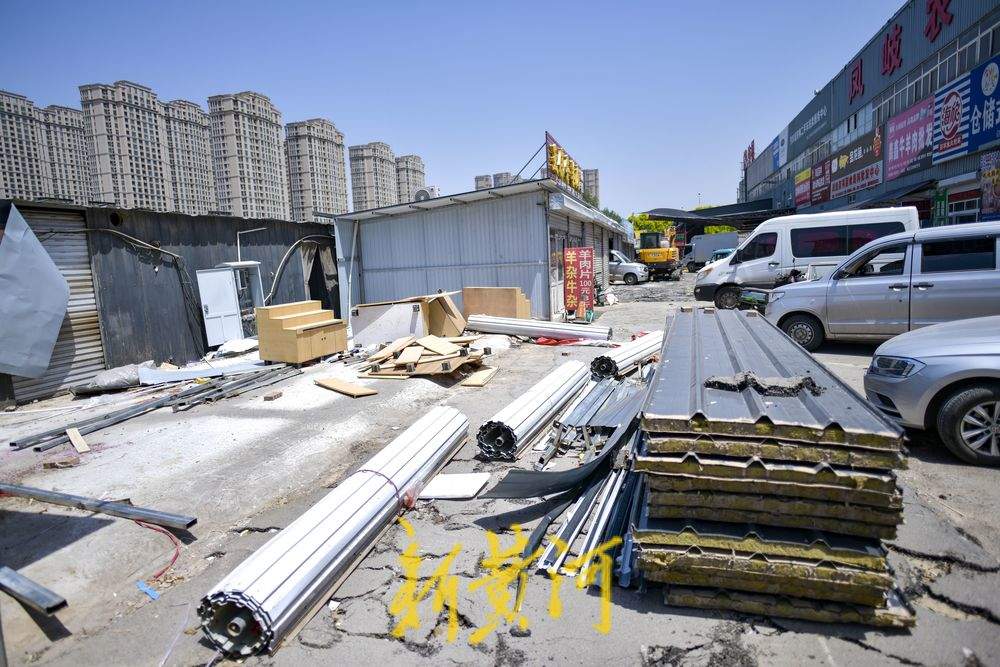 经十路旁大棚市场将闭市搬迁