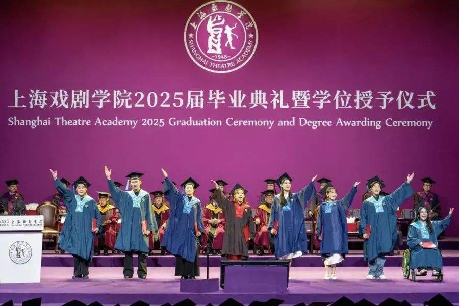 上戏院长的视频爆红，一天百万点击！上戏的痛？谁写发言稿？