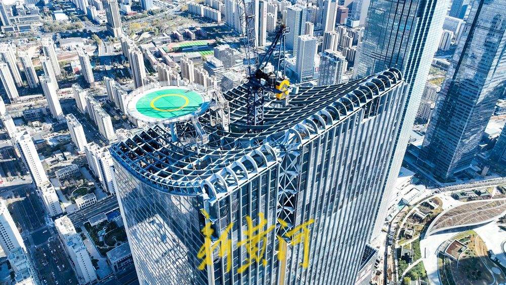 济南CBD第三高楼顶层停机坪建成，可满足主流商务直升机起降需求