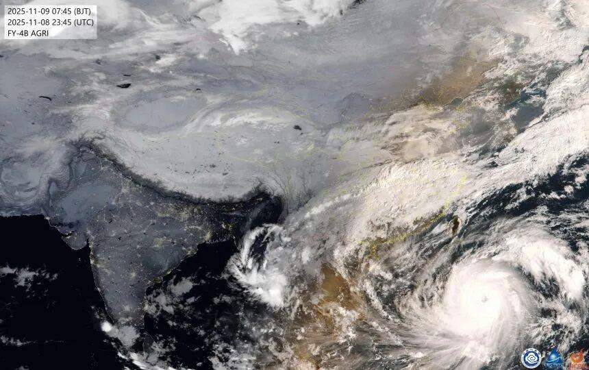 “凤凰”加强为超强台风级！10日将移入南海 趋向我国台湾岛！