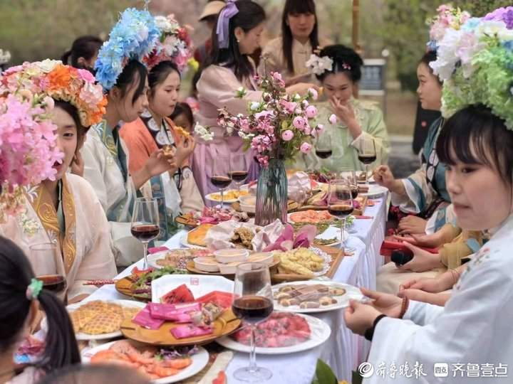 来济南植物园感受春日游园会，十二花仙子巡游引领国风盛宴