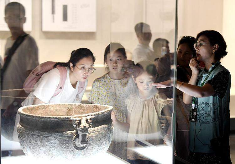 打击“黄牛”倒票!军博刚刚发布公告,多地博物馆调整预约政策或声明追责严惩