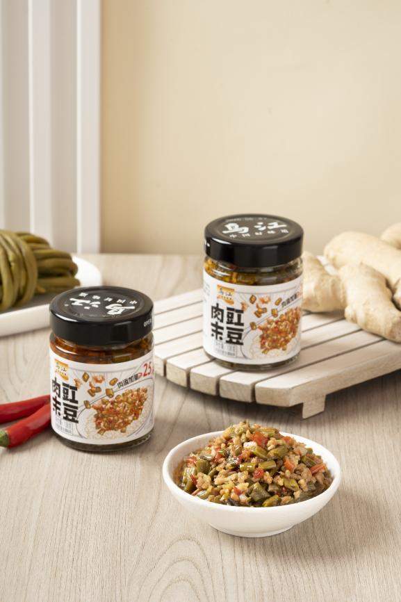 从佐餐小菜到国民潮牌 乌江榨菜联名腾讯「暗区突围」探索传统品牌年轻化进阶新路径