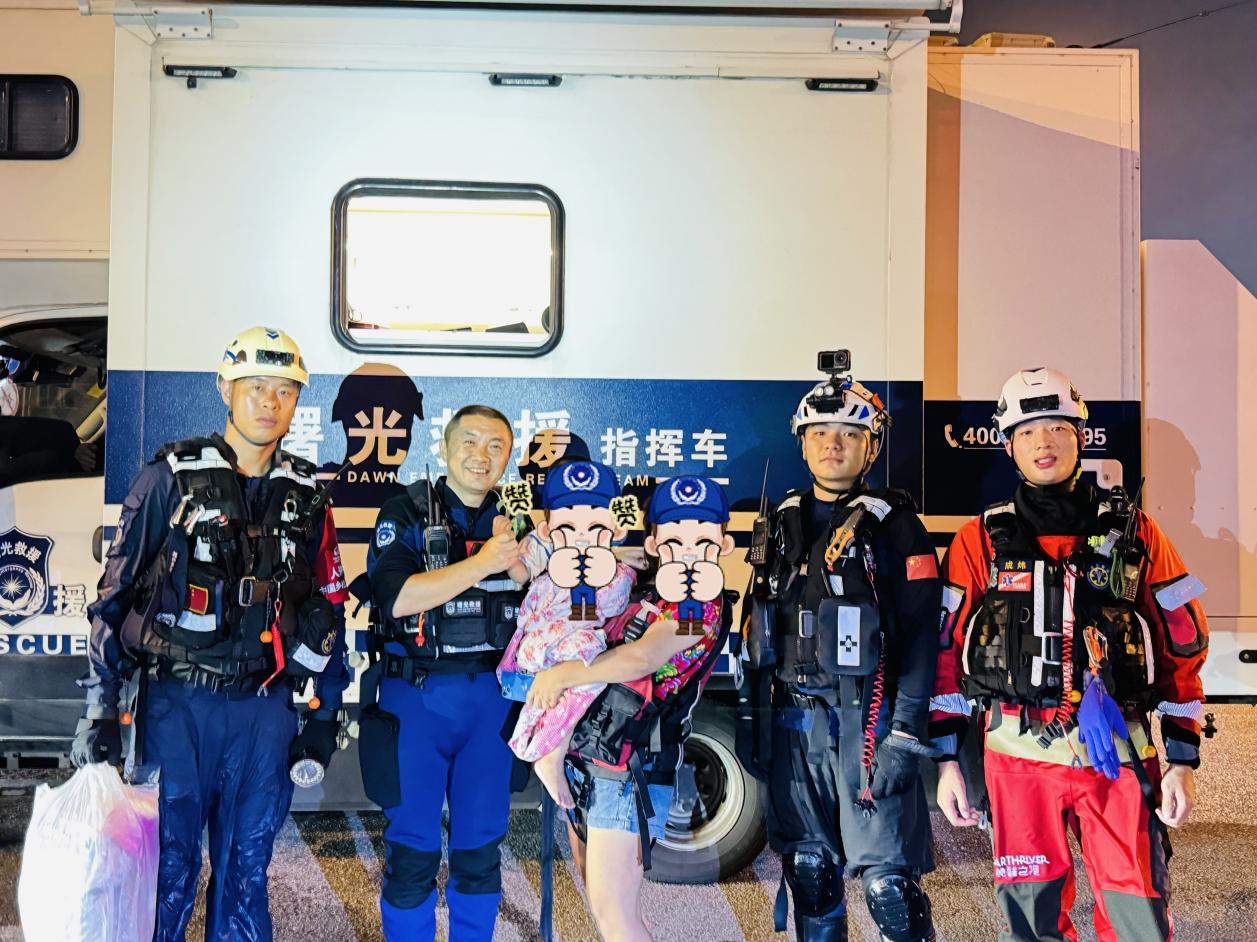 福建莆田多地出现洪涝灾害 受困群众转移工作紧张推进中