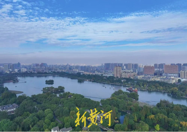 一场秋雨焕新泉城，济南大明湖天清水碧秋韵浓
