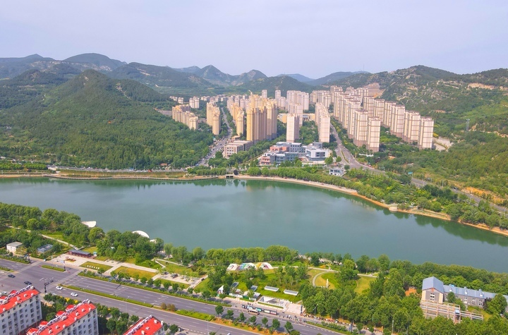 夏日龙鼎滨水公园,宛如"翠玉"嵌东城