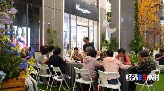 从“养老”到“享老” 银发经济重构老年生活新可能