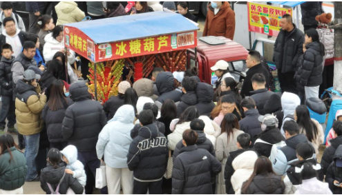 万家灯火丨“让糖葫芦爷爷早点回家”