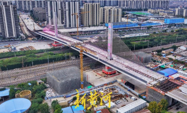 总重6.2万吨“巨无霸”凌晨上演“空中芭蕾”，济南开源路冲刺年底通车