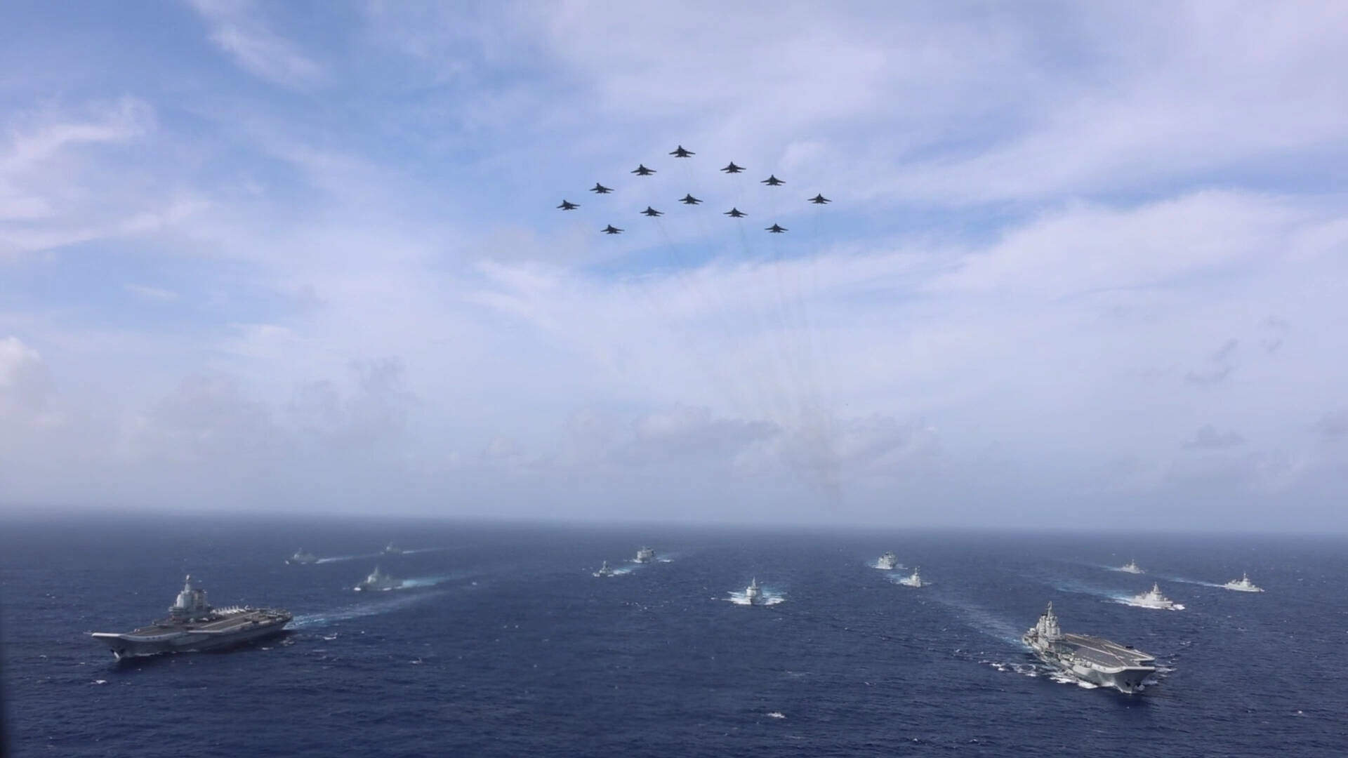 闪电新闻探访“深蓝利刃”的护航者：山东舰起降保障中队