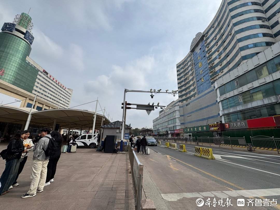 济南火车站南广场改造最新动态:天龙大厦已被围挡