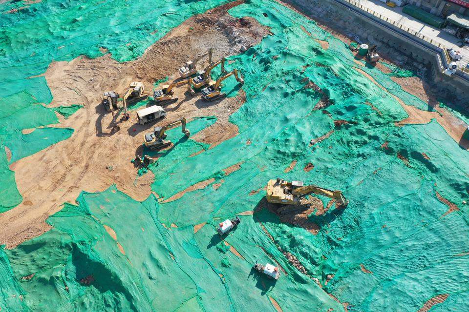 济南千佛山北广场工地机声隆隆，齐鲁宾馆旧址正在蝶变