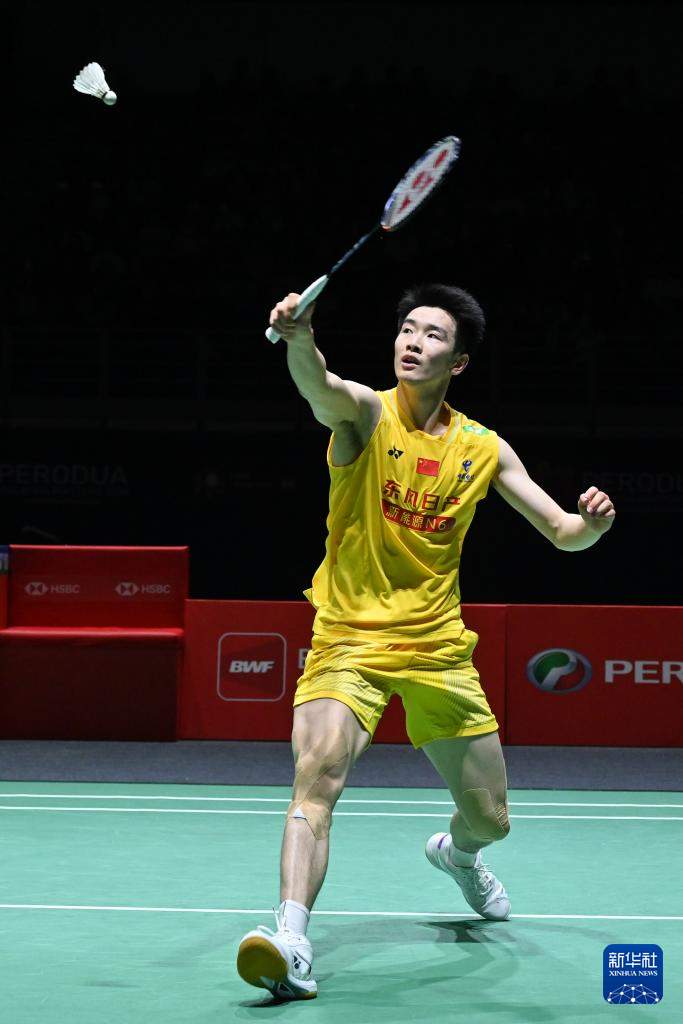 马来西亚羽毛球大师赛：李诗沣夺得男单冠军