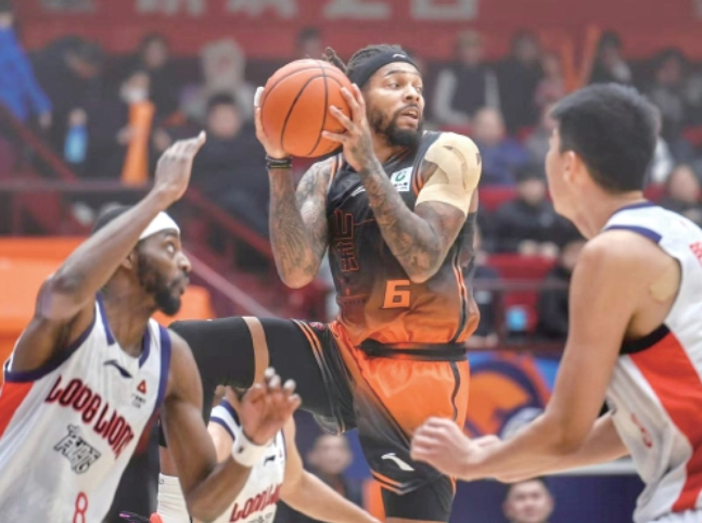 山东男篮主场幸运擒广州龙狮