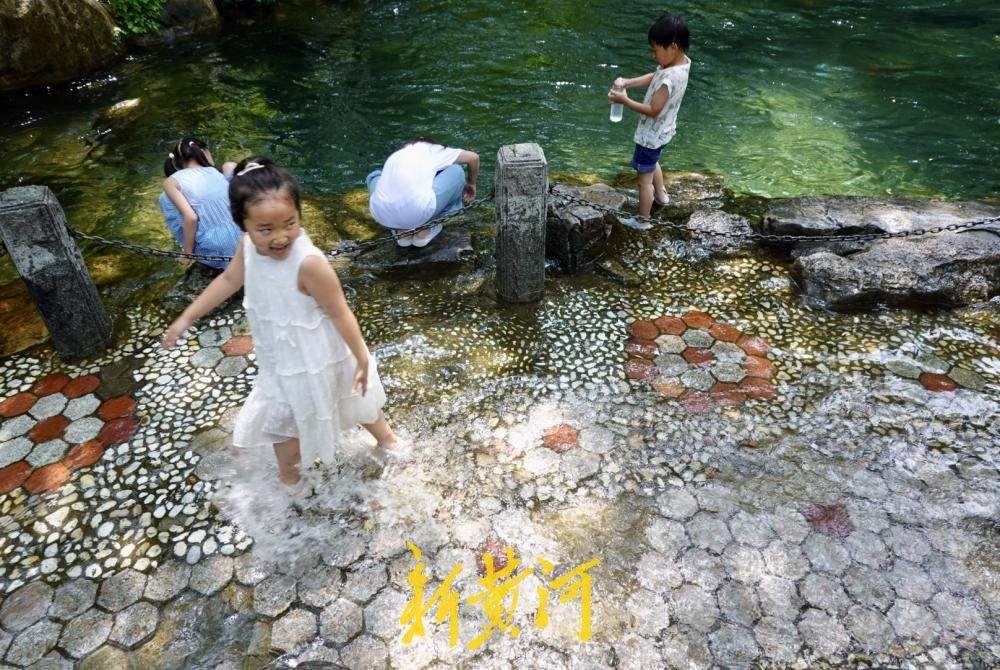 趵突泉濯缨池再现老济南“清泉石上流”奇观