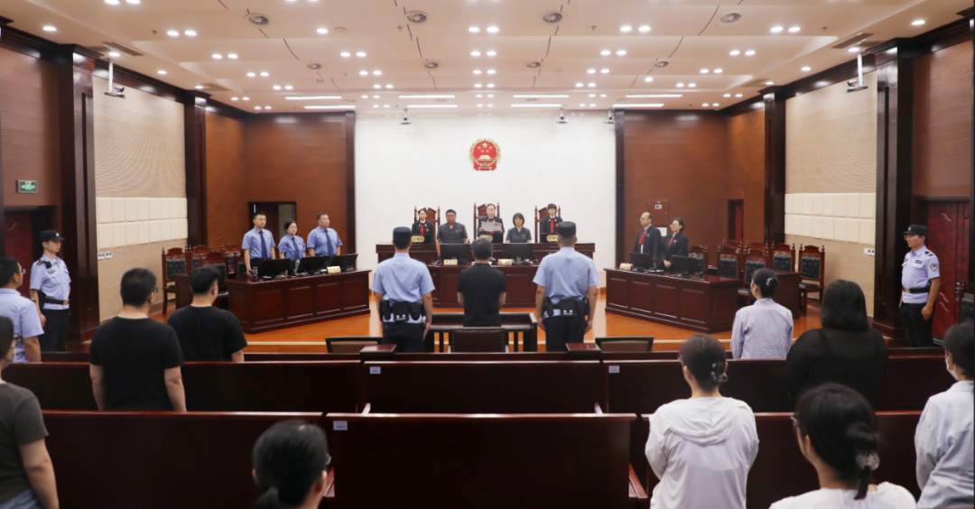 山东省委第十三巡视组原组长岳德川受贿案，一审公开宣判