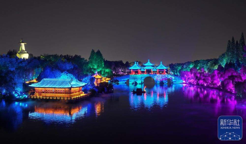 “五一”假期游 越夜越精彩