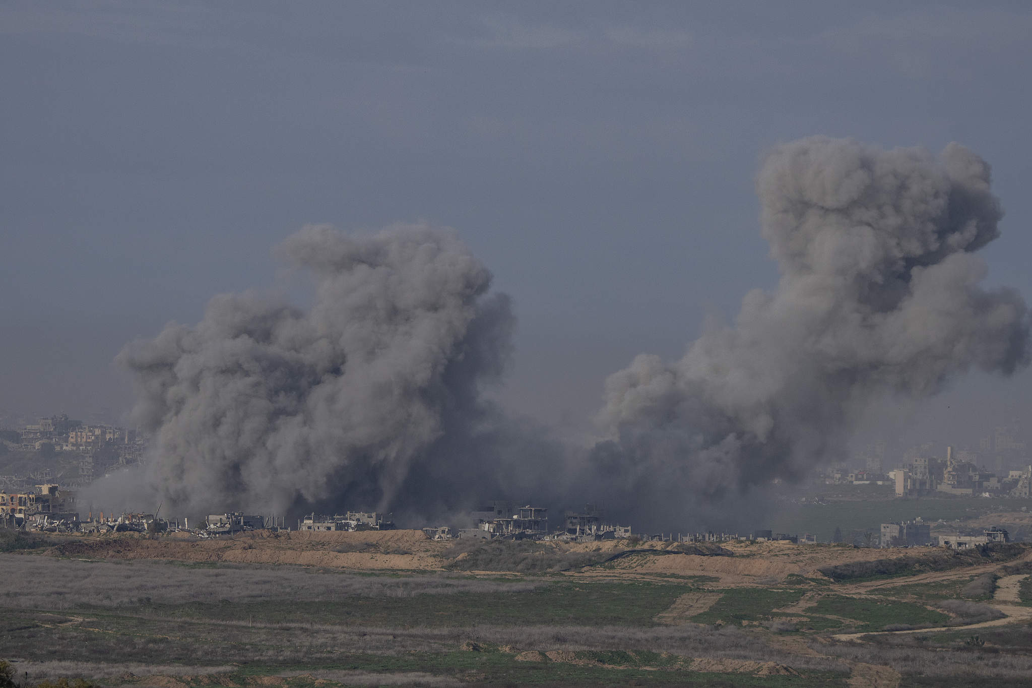 加沙地带民防机构：以军袭击已致8人死亡