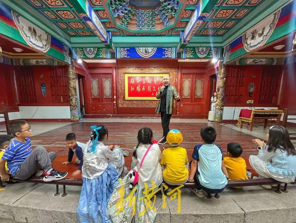 国庆中秋假期首日，济南30家景区共接待游客42.53万人次，同比增长8.35%