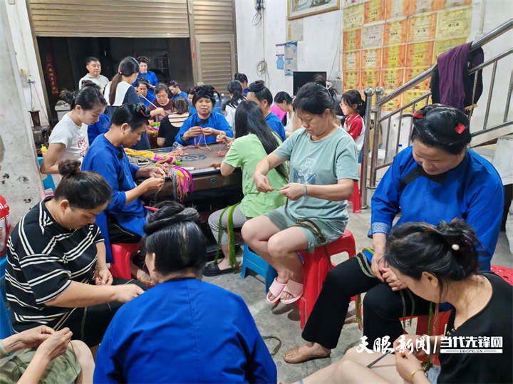 他们，用足球“接”住了自己的春天