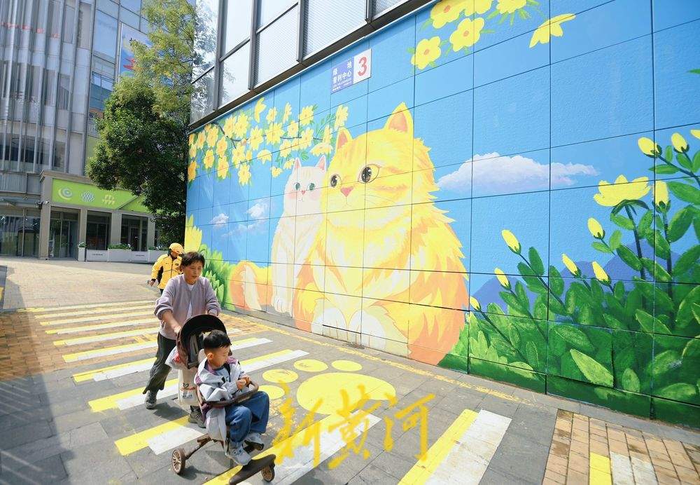 济南“上新”梦幻彩绘亮相老城区