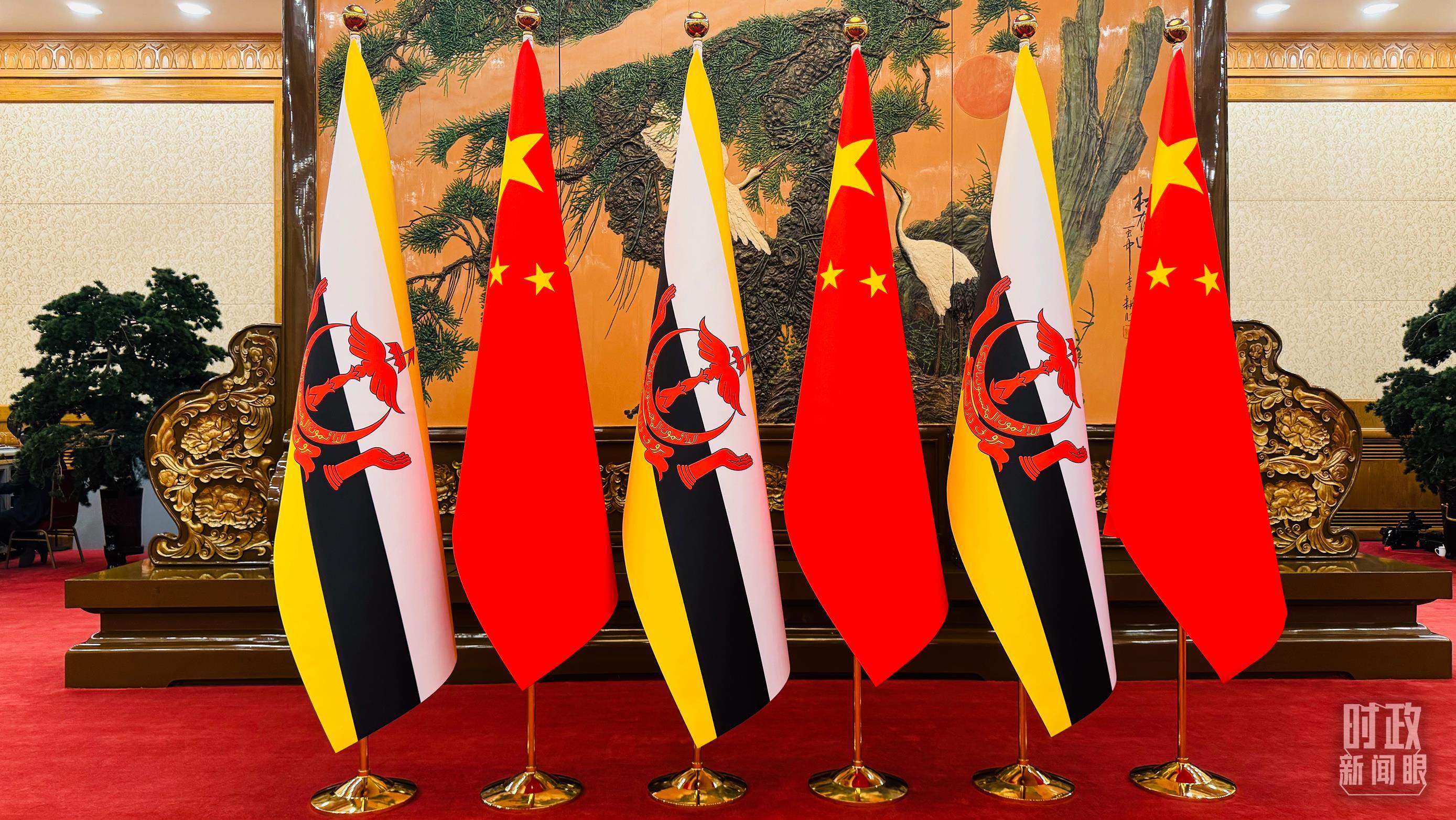 时政新闻眼丨一天三场会晤，习近平同外方领导人谈了什么？