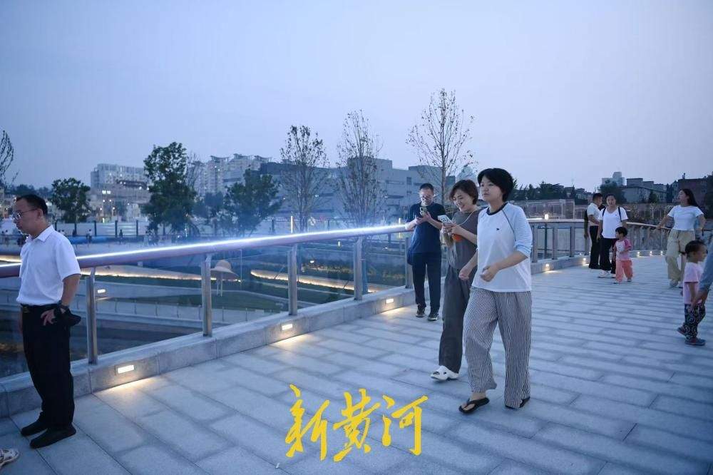 济南历城洪楼天地全福河滨水景观带正式开放