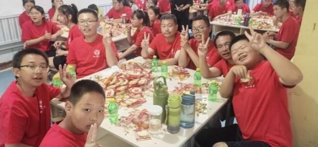 童心向阳 爱润成长|六一佳节,爱心妈妈柳毓富走进济南纳川教育