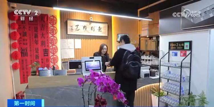 穿旗袍、住老洋房……入境游优惠再升级外国游客体验地道年味