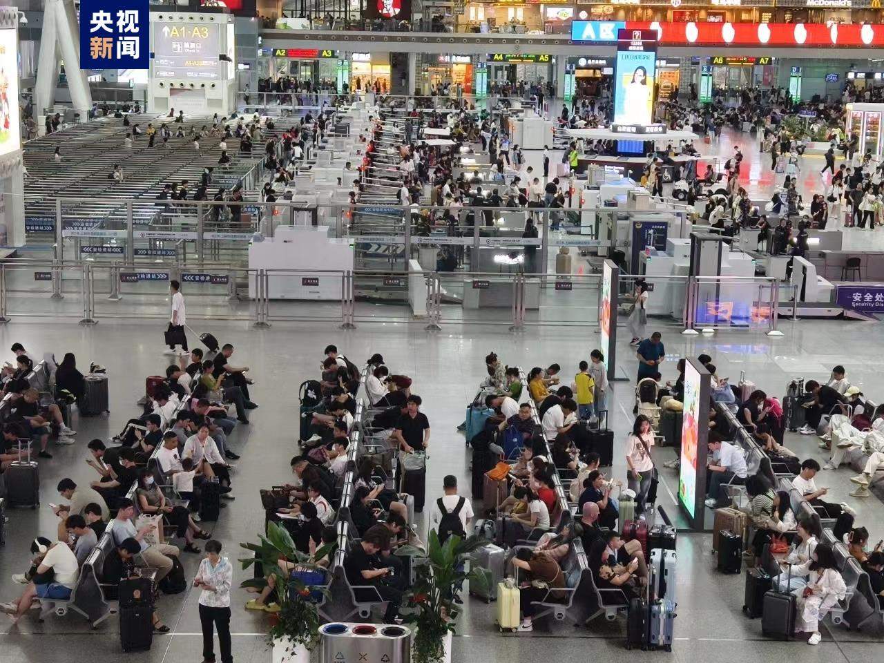 1至5月全国铁路发送旅客17.3亿人次 同比增长20.2%