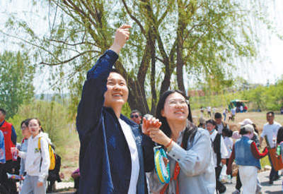 天上的风筝拉动地上的消费 潍坊风筝及相关产业年产值超20亿元