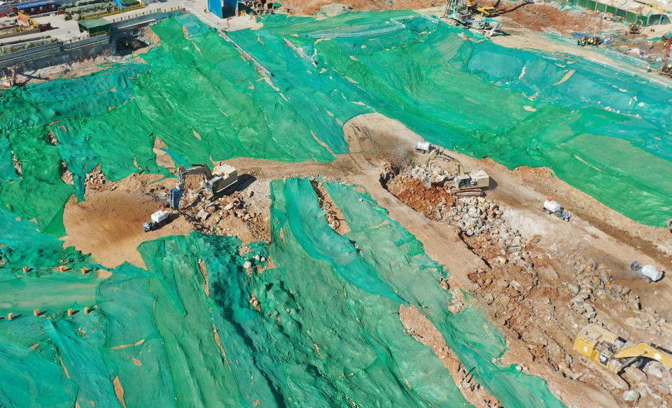 济南千佛山北广场工地机声隆隆，齐鲁宾馆旧址正在蝶变