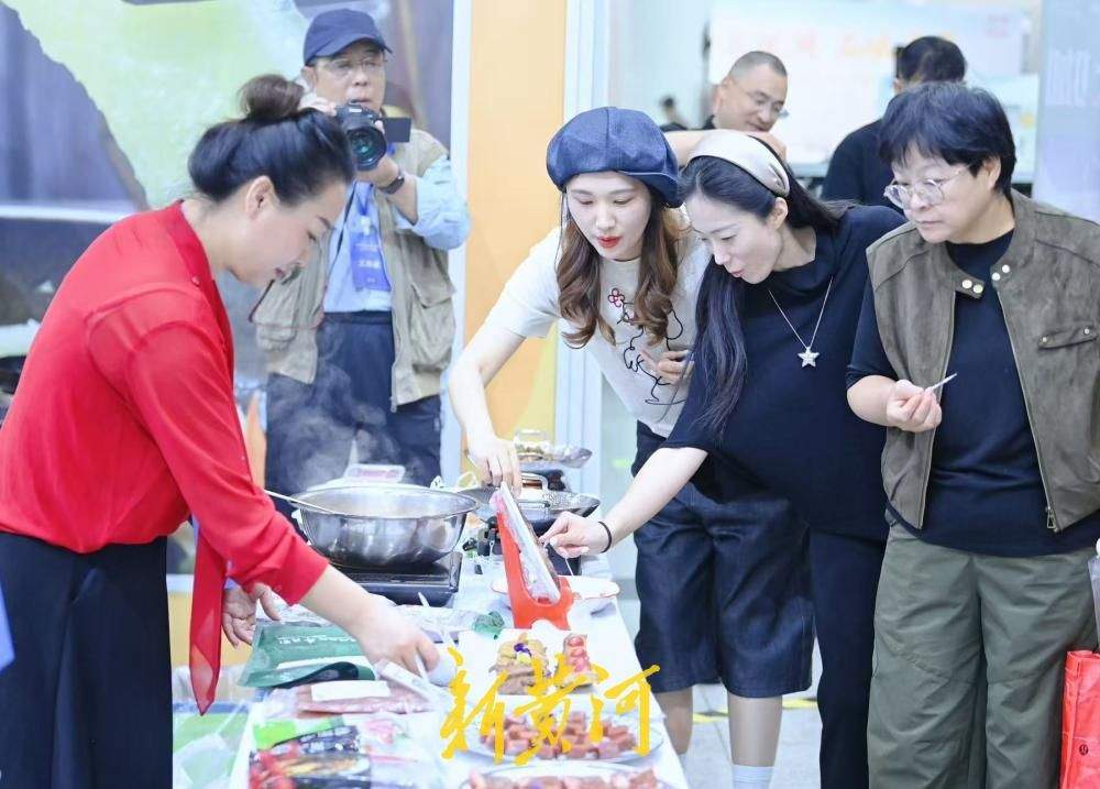 舌尖盛宴!鲁菜美食推广季开启,市民沉浸式逛吃