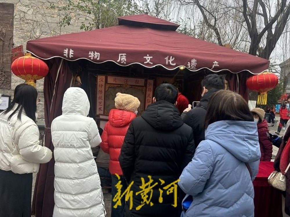 非遗里的春节｜小圆孔藏着大世界！德州非遗“拉洋片”亮相大明湖