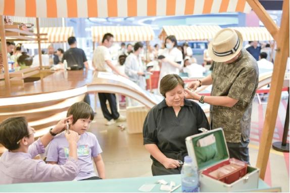 山东多地城市夜市：“浓浓烟火气”遇到“淡淡草药香”