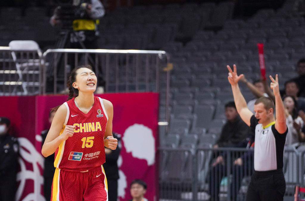 韩旭、李月汝留队 新赛季WNBA有望再现“中国德比”