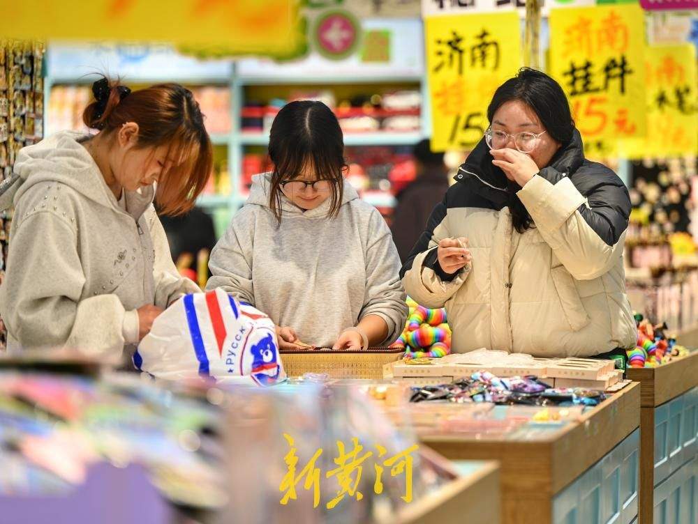 逛老街品美食，济南芙蓉街喜迎八方游客