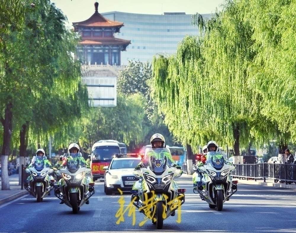 9月24日英雄山上再立丰碑，中秋前夕他们隔空“团圆”