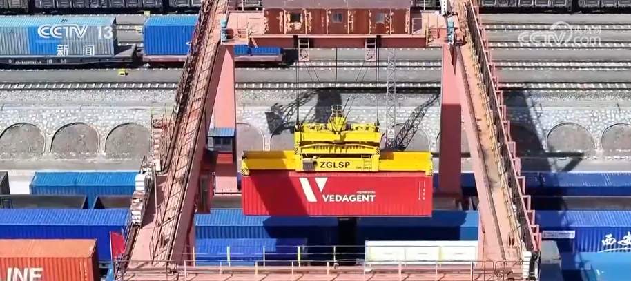 10年，10.8倍！中欧班列运输网络基本覆盖亚欧全境 催生“班列+”新业态