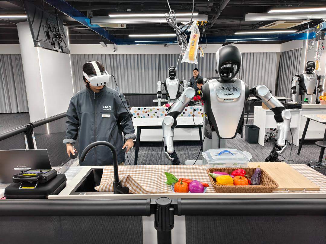 千锤百炼，方得“人形”：机器人“上学记”