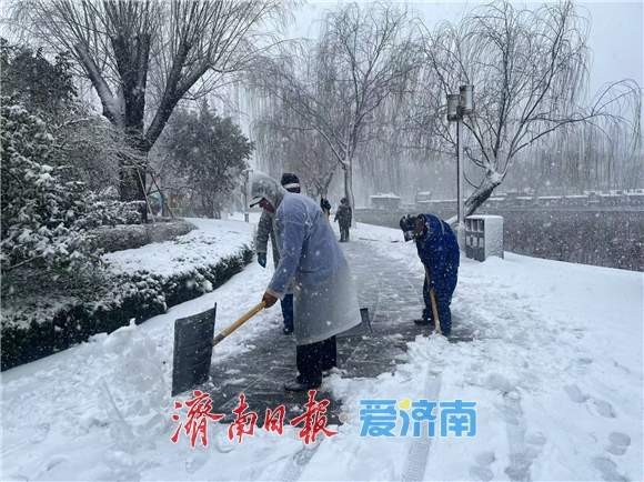 下雪了!济南“大雪花”刷屏